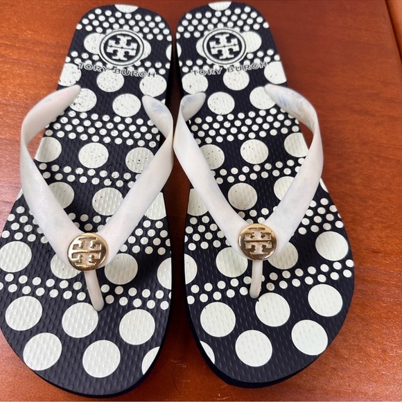 Tory Burch Polka Dot Black Cream Classic Flip Flop
Sandals Size 8.5 - Picture 5 of 6